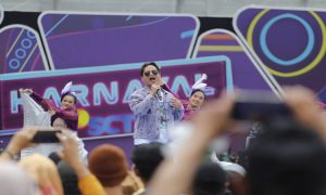 Trenggalek Diguyur Hujan, Warga Tetap Antusias Nonton Konser Musik