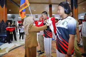 Pjs Bupati Berangkatkan Kontingen POPDA XIV dan PEPARPEDA II Kabupaten Trenggalek 2024