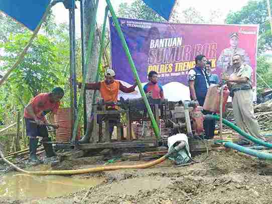 Polres Trenggalek Beri Bantuan Sumur Bor untuk Atasi Kekeringan