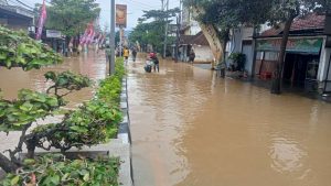 Banjir Luapan Lumpuhkan Jalur Nasional Trenggalek-Tulungagung