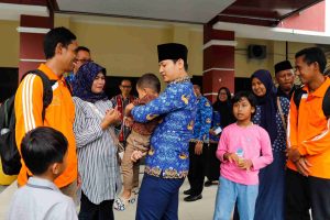 Bupati Trenggalek Berangkatkan Dua Keluarga untuk Program Transmigrasi ke Sulteng