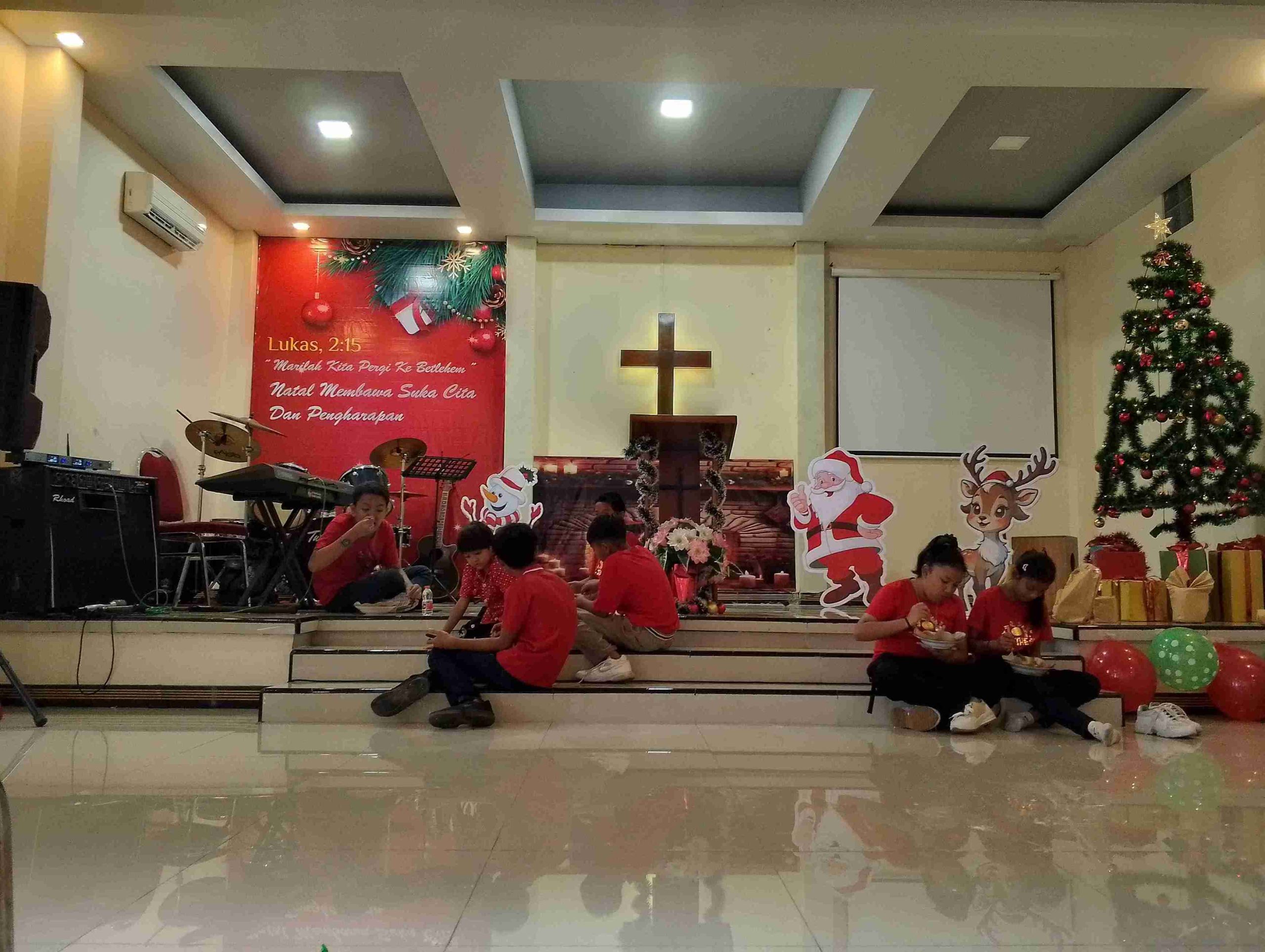 Perayaan Natal di Trenggalek Bawa Pesan Damai dan Harapan Jemaat