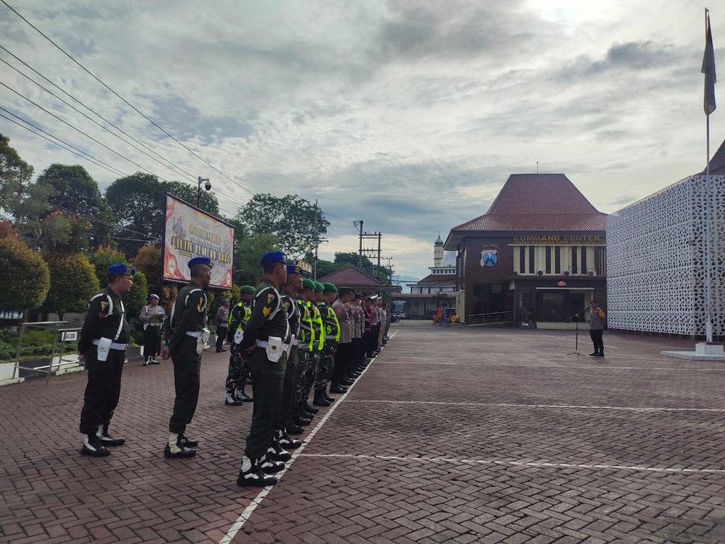 Polres Trenggalek Gelar Patroli Pengamanan Natal 2024 Skala Besar