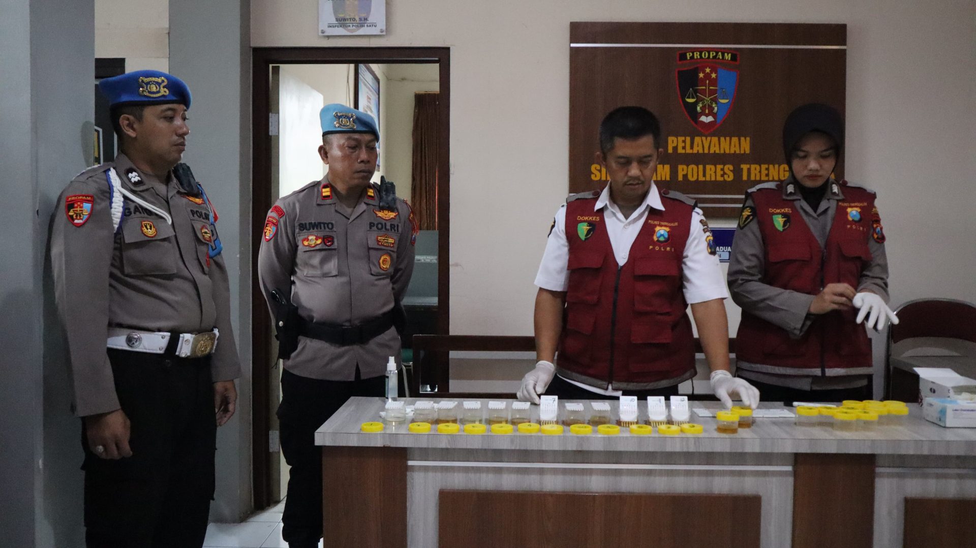 Polres Trenggalek Gelar Tes Urine untuk Pastikan Personel Bebas Narkoba