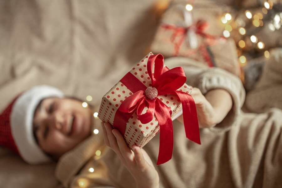 Rekomendasi Kado Natal Kekinian untuk Pacar