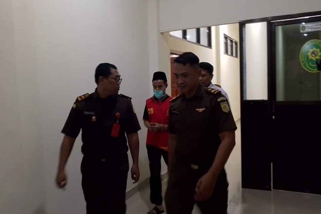 Sidang Perdana Terdakwa Kiai Setubuhi Santriwati Didakwa 5 Pasal Berlapis