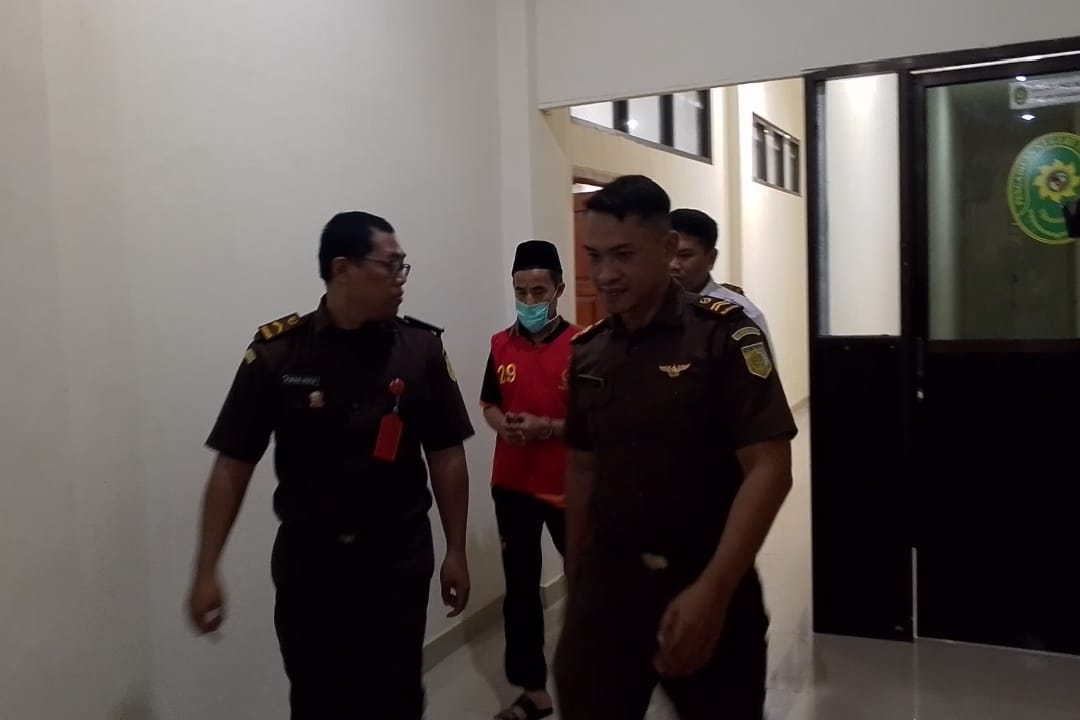 Sidang Perdana Terdakwa Kiai Setubuhi Santriwati Didakwa 5 Pasal Berlapis