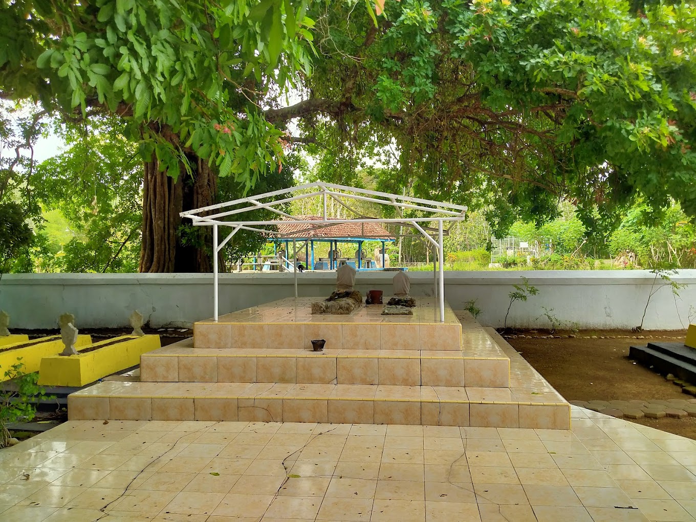 Makam Menak Sopal