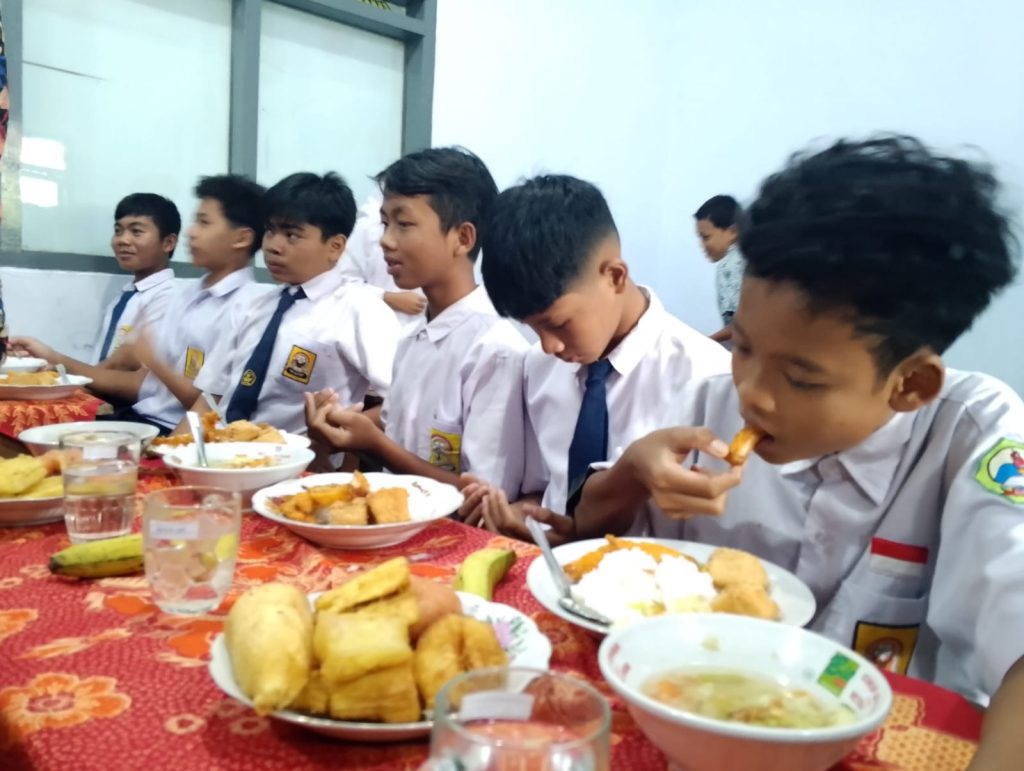 Pemkab Trenggalek Uji Coba Program Makan Siang Bergizi di SMP Pegunungan