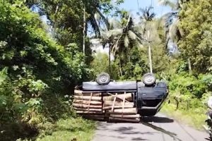 Pick-Up Mengalami Kecelakaan Tunggal di Jalur Munjungan-Panggul