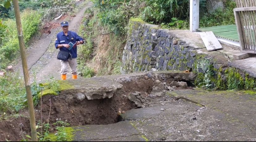 PVMBG Teliti Lokasi Tanah Gerak dan Longsor di Trenggalek.
