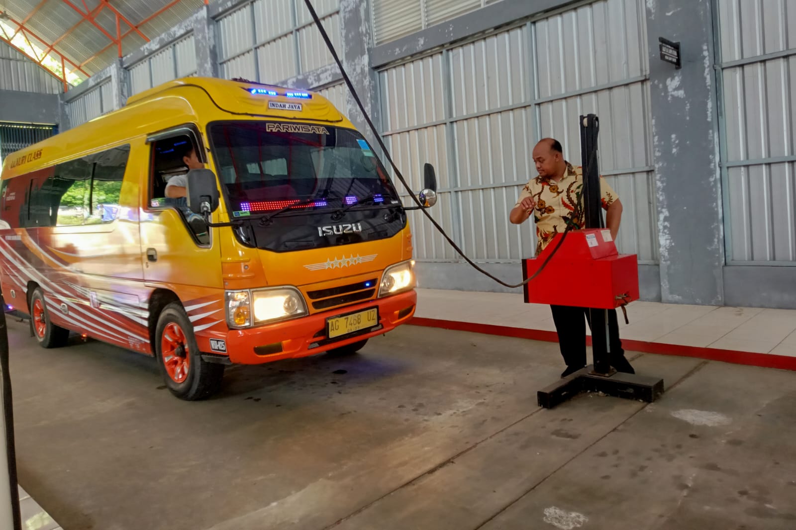 Uji KIR Ambang Lampu Kendaraan