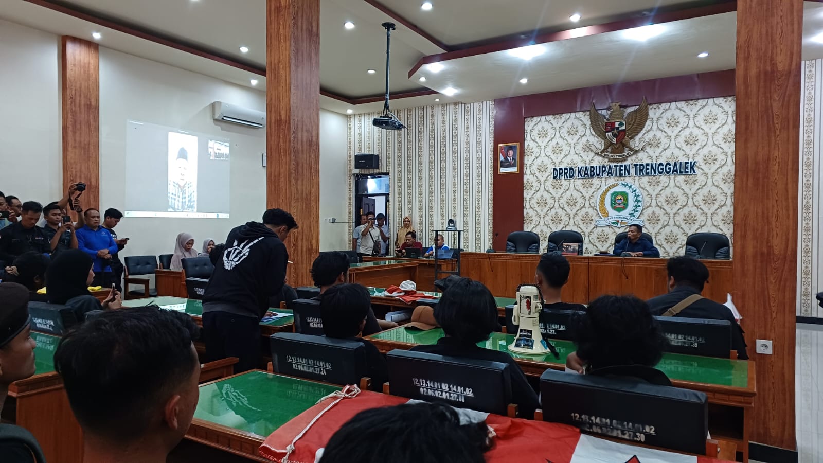 Anggota DPRD Tidak Muncul