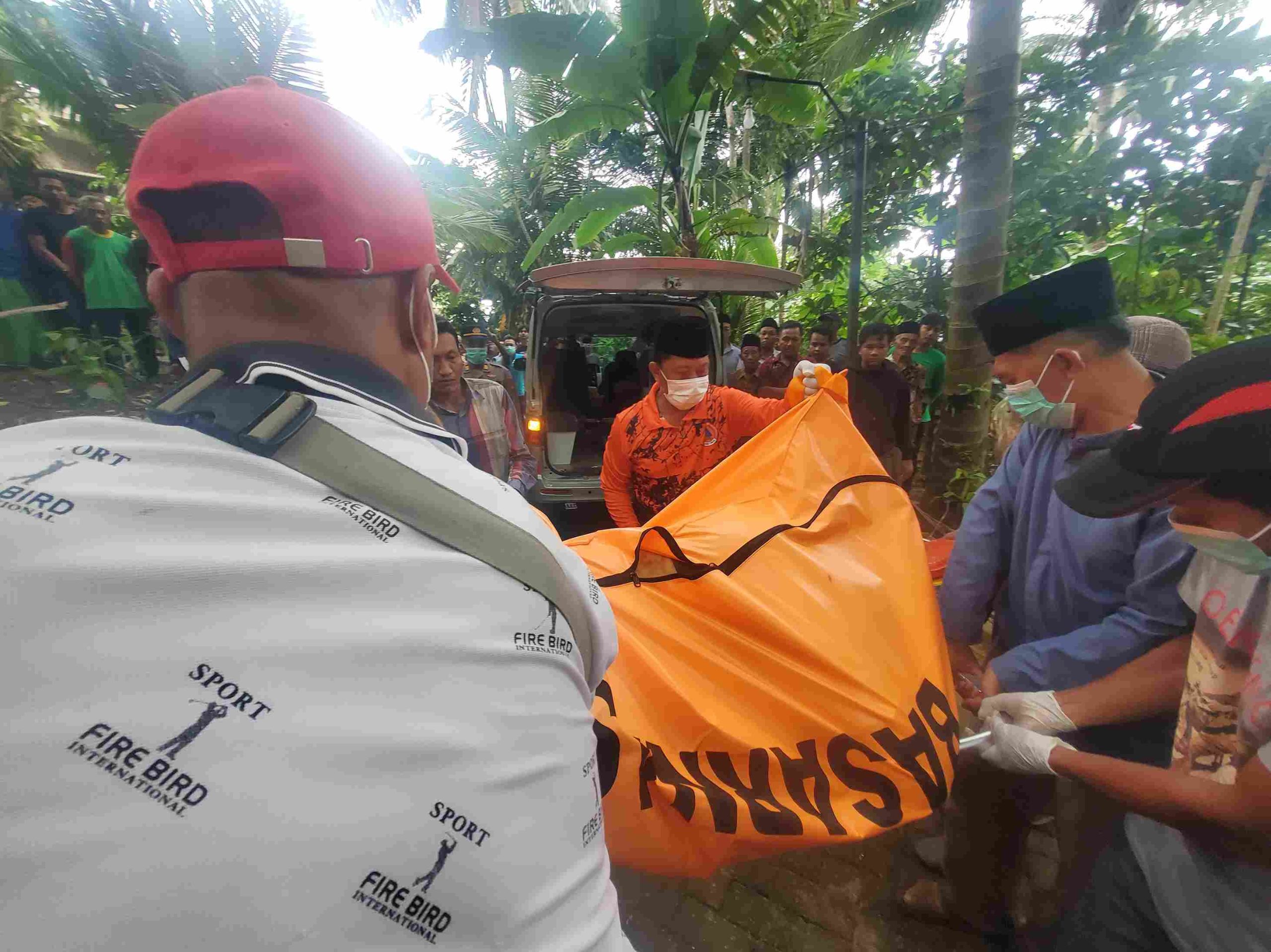 Kronologi Lengkap Penemuan Jasad Pemancing Hilang Terseret Ombak di Pantai Damas