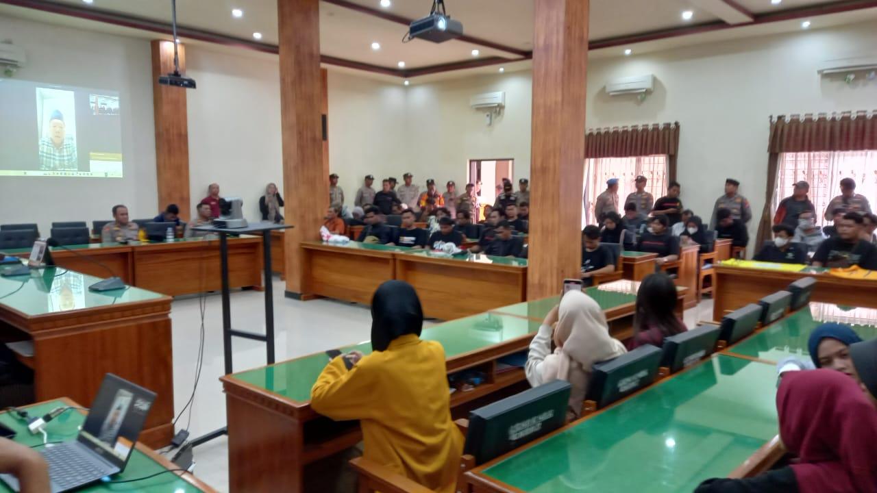 Mahasiswa Trenggalek Unjuk Rasa, 45 Anggota DPRD Ternyata Kunjungan Kerja