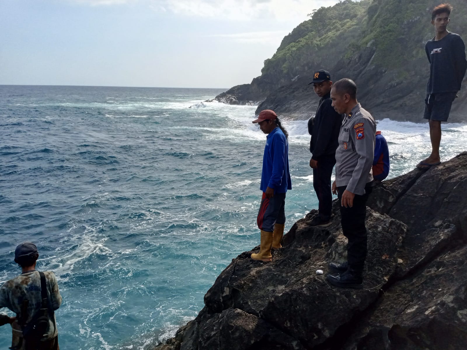 Pemancing Tenggelam Akibat Terseret Ombak di Pantai Damas Kecamatan Watulimo