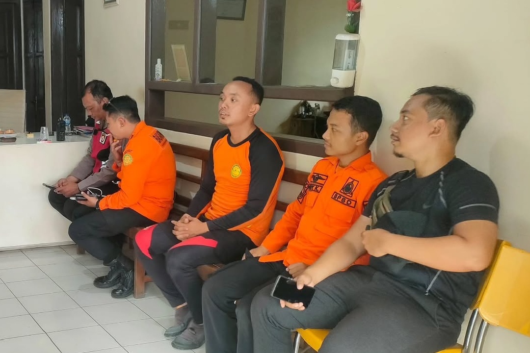 Pencarian oleh Tim SAR