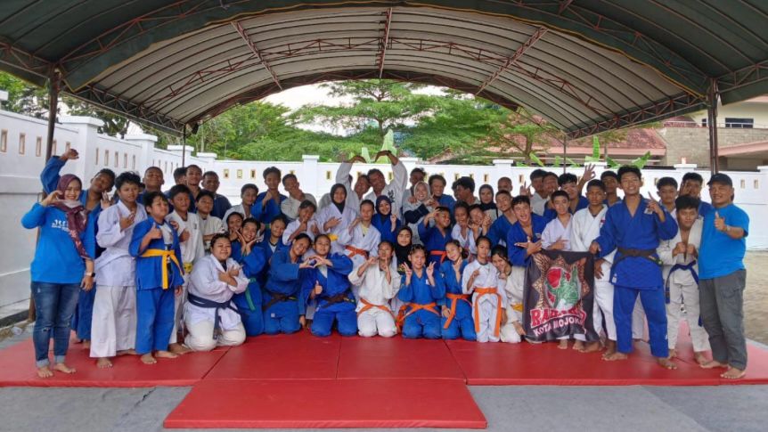 Tingkatkan Prestasi dan Sinergritas