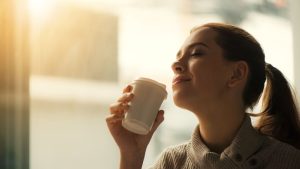 4 Tips Agar Penderita Asam Lambung Bisa Minum Kopi dengan Aman