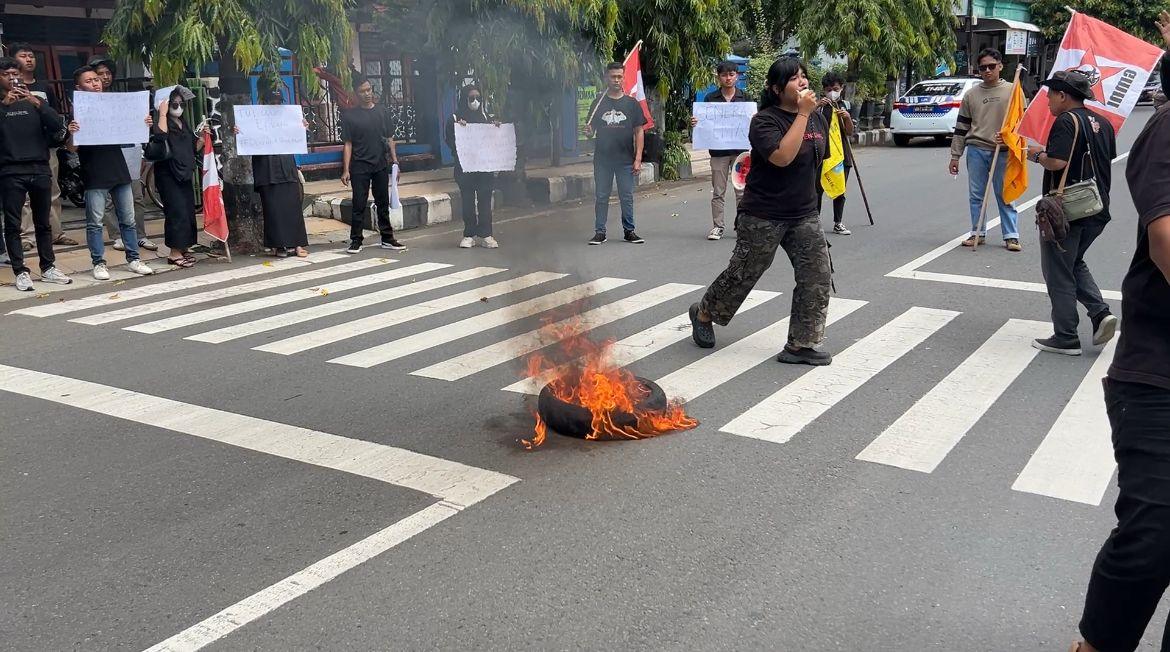 Unjuk Rasa Efesiensi Anggaran