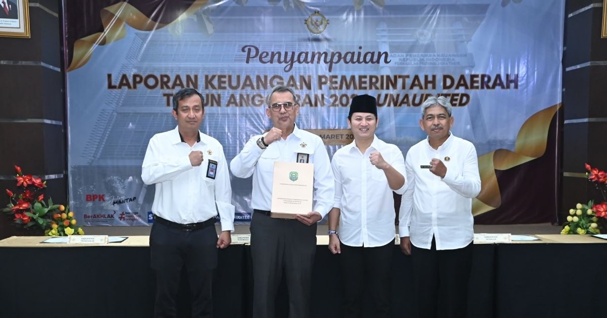 Bupati Trenggalek Serahkan LKPD 2024 ke BPK Provinsi Jatim