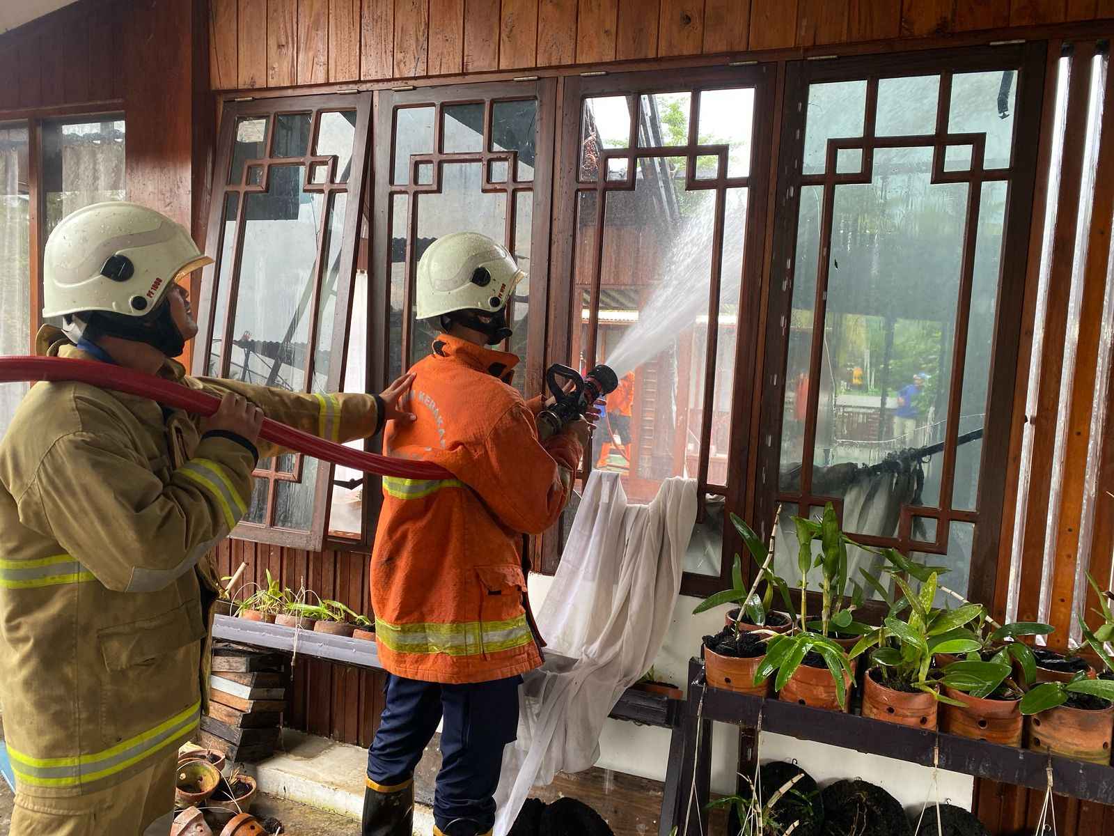 Kebakaran rumah di Karangrejo sebabkan kerugian ratusan juta