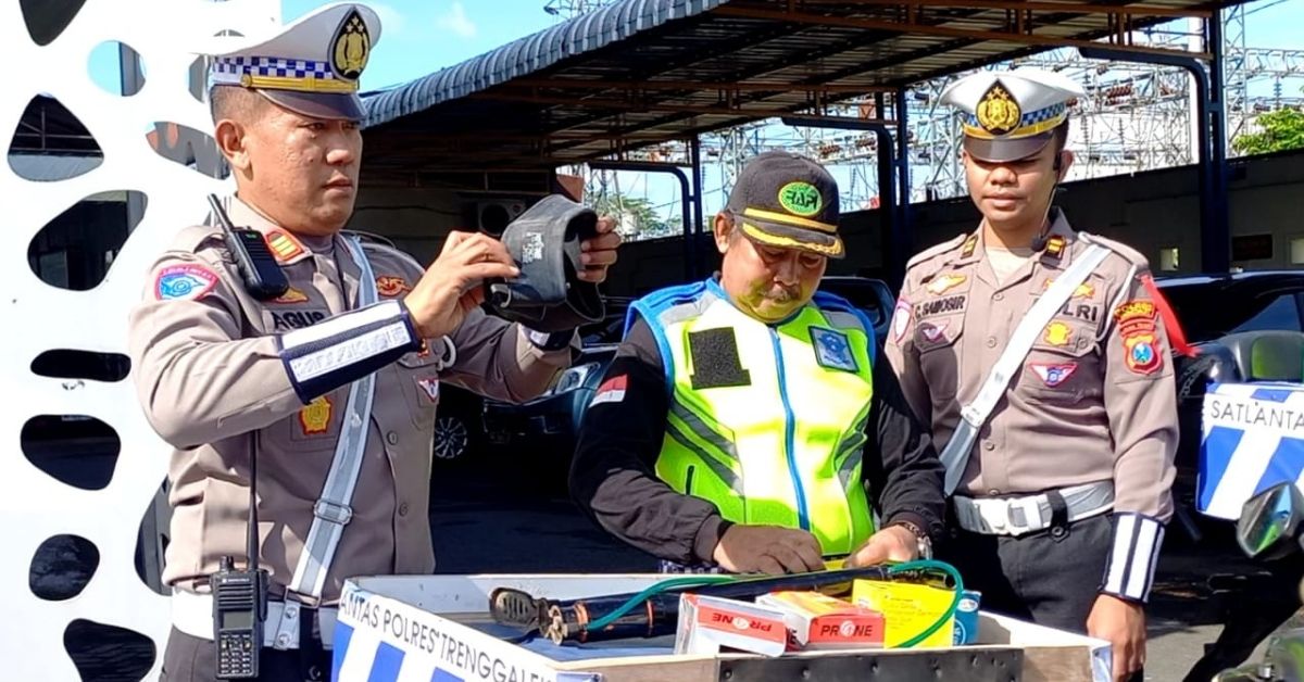Polres Trenggalek Sediakan Bensin dan Tambal Ban Gratis saat Lebaran