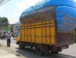 Polres Trenggalek Tetapkan Pembatasan Angkutan Barang saat Lebaran