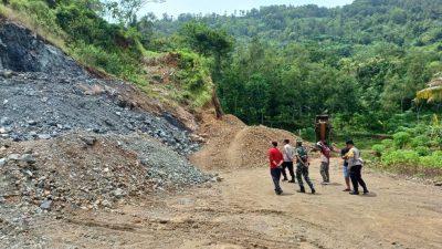 Tambang Ilegal Galian C di Trenggalek Ditutup Sementara