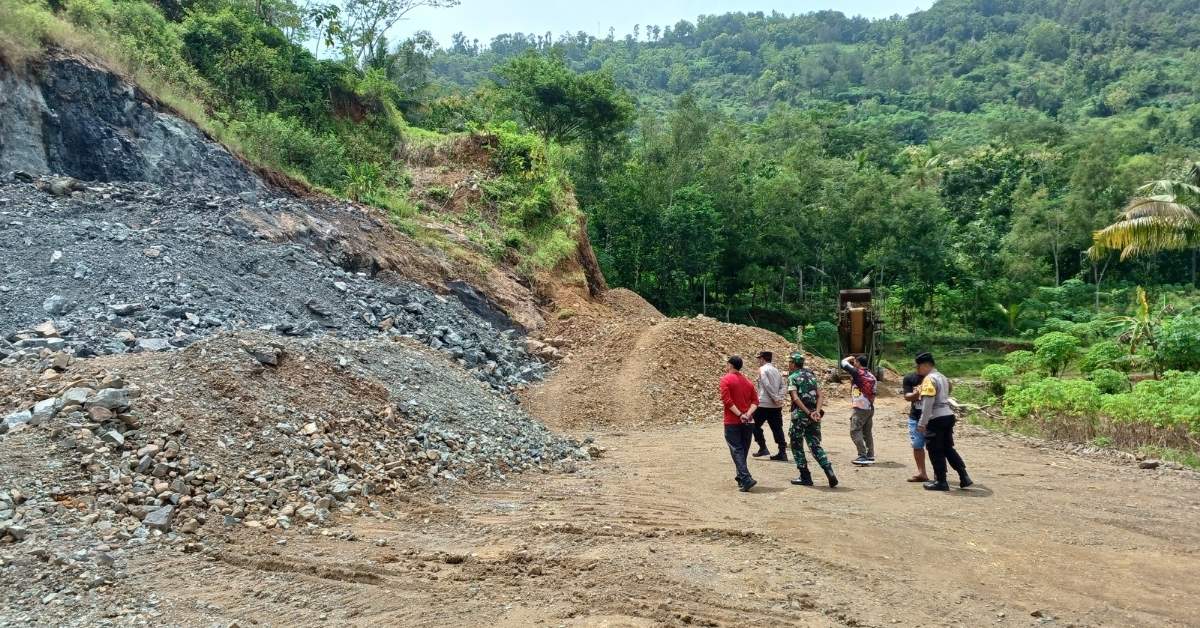 Tambang Ilegal Galian C di Trenggalek Ditutup Sementara