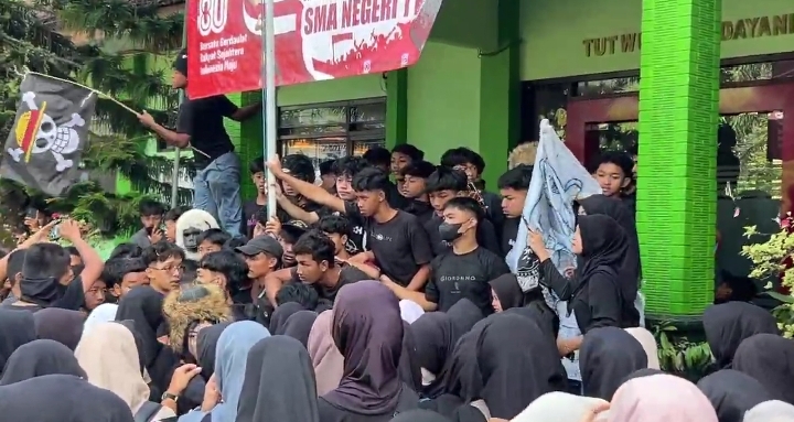 Aksi Demonstrasi Siswa SMAN 1 Kampak