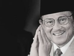 BJ Habibie dan Taktik Ekonomi di Tengah Krisis Moneter 1998