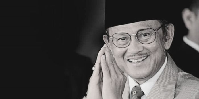 BJ Habibie dan Taktik Ekonomi di Tengah Krisis Moneter 1998