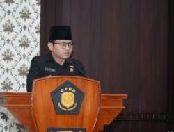 Mas Ipin Serahkan Nota KUA-PPAS APBD 2026 ke DPRD Trenggalek