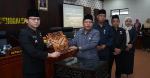 DPRD Trenggalek Sahkan Ranperda Perubahan APBD 2025, Anggaran Capai Rp1,93 Triliun