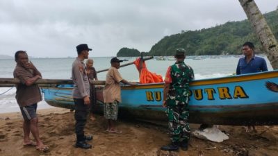 Nelayan Munjungan Hilang Saat Melaut di Pantai Ngampiran