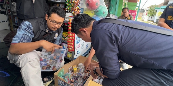 Satpol PP dan Bea Cukai Sita 60 Ribu Batang Rokok Ilegal di Trenggalek