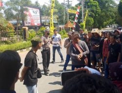 Anggota KSPPS Madani Trenggalek Jalan Kaki Laporkan Pengurus ke Polisi