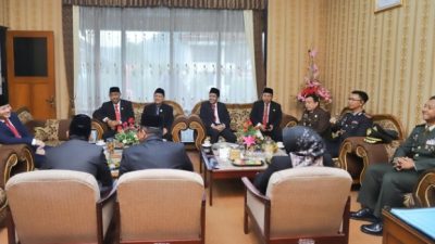 Bupati Trenggalek dan DPRD Dengarkan Pidato Kenegaraan Presiden Prabowo