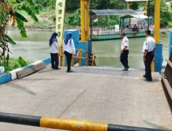 Kusutnya Izin Perahu Penyeberangan di Sungai Brantas